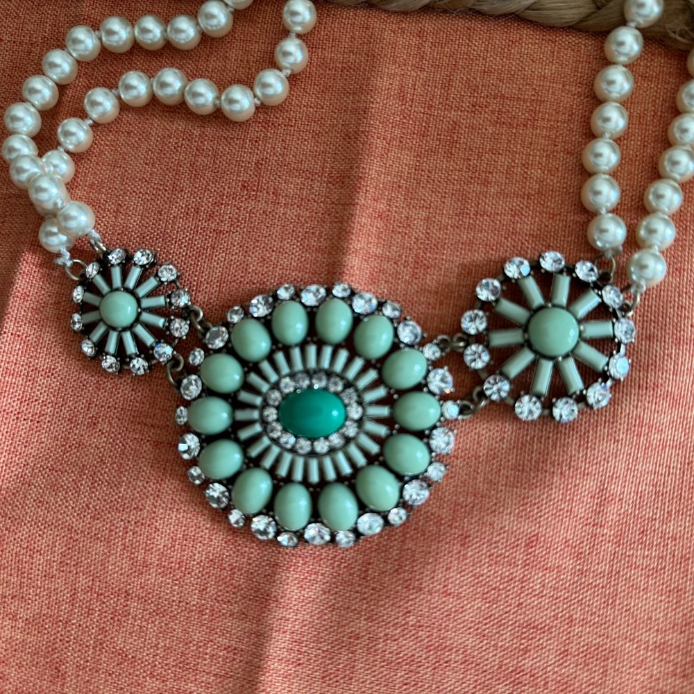 ✨🩵 J CREW PEARL RHINESTONE NECKLACE
